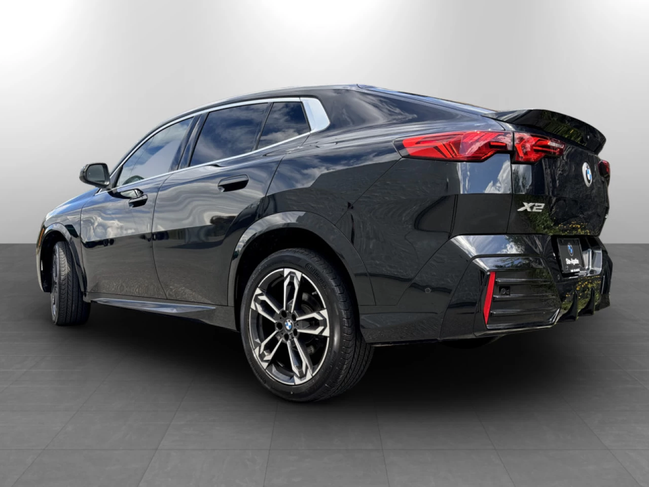 2025 BMW X2 - Image 3