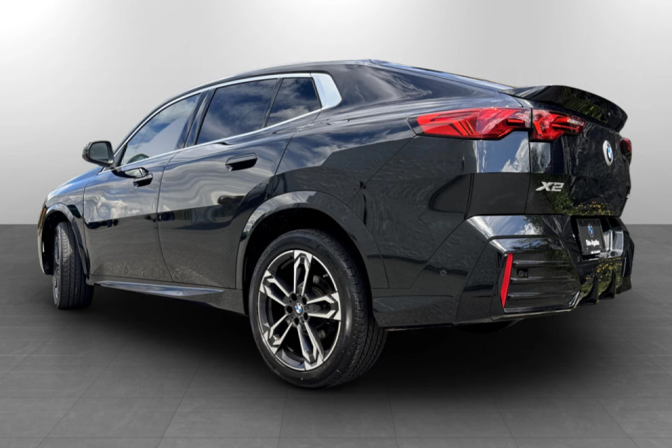 2025 BMW X2 - Image 3