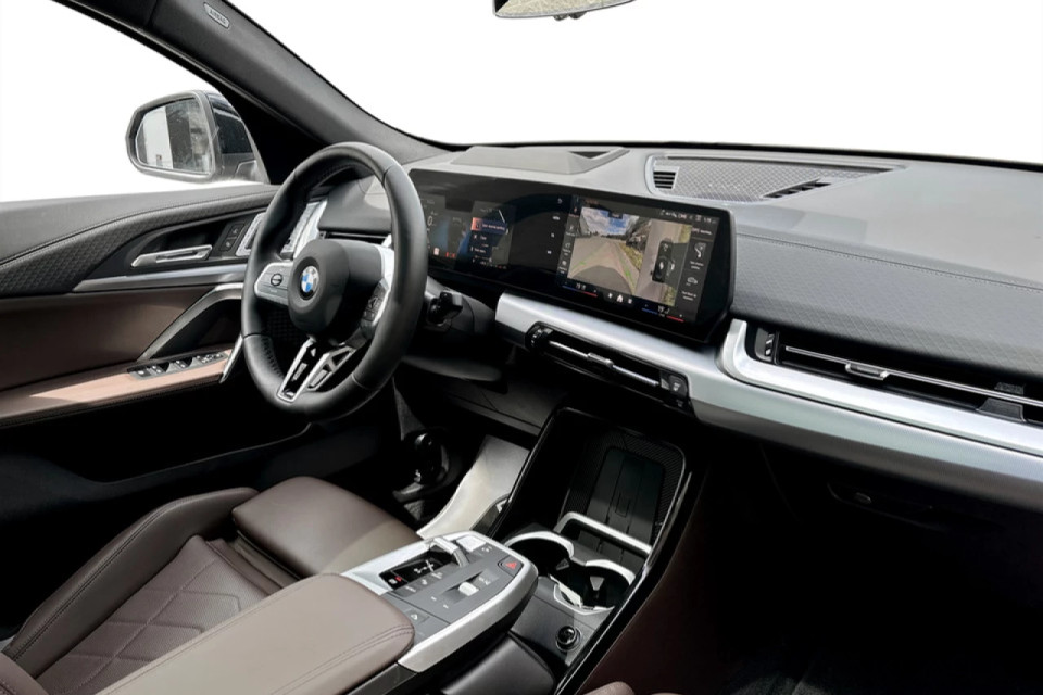 2025 BMW X2 - Image 6