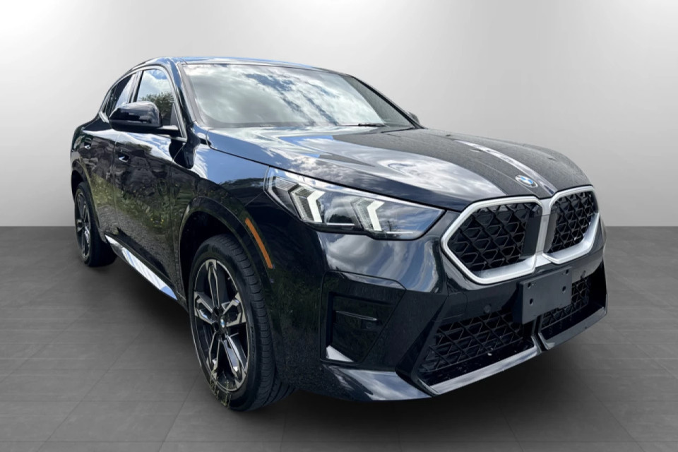 2025 BMW X2 - Image 16