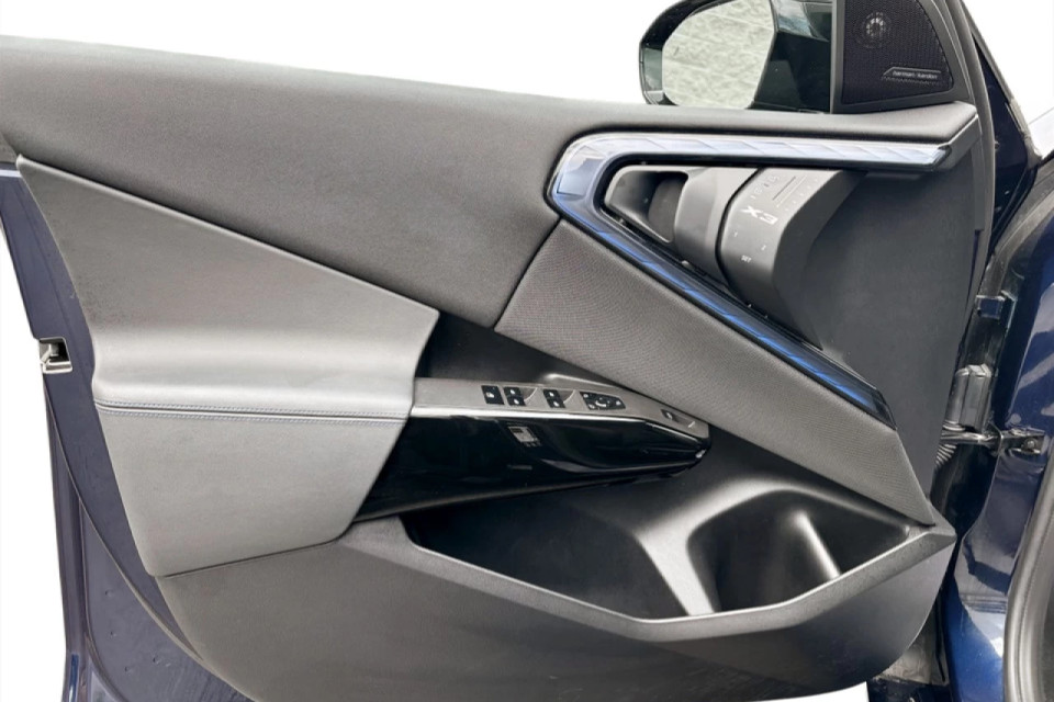 2025 BMW X3 - Image 10