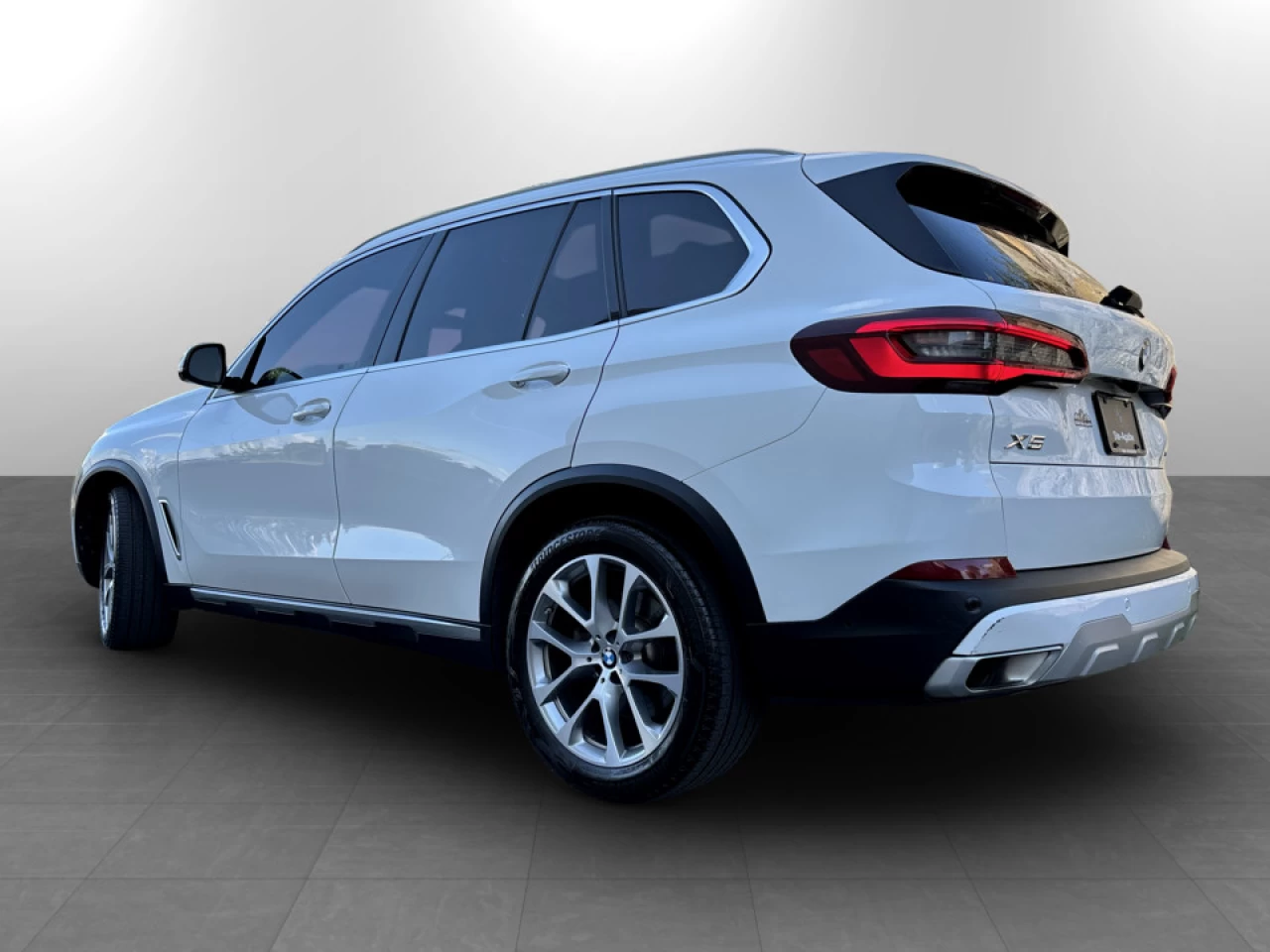 2023 BMW X5 - Image 3