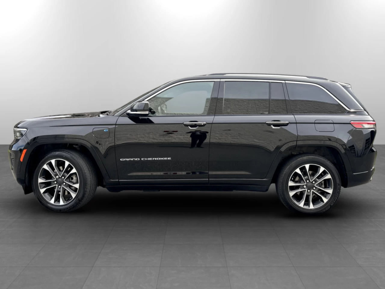 2022 Jeep Grand Cherokee 4xe - Image 2