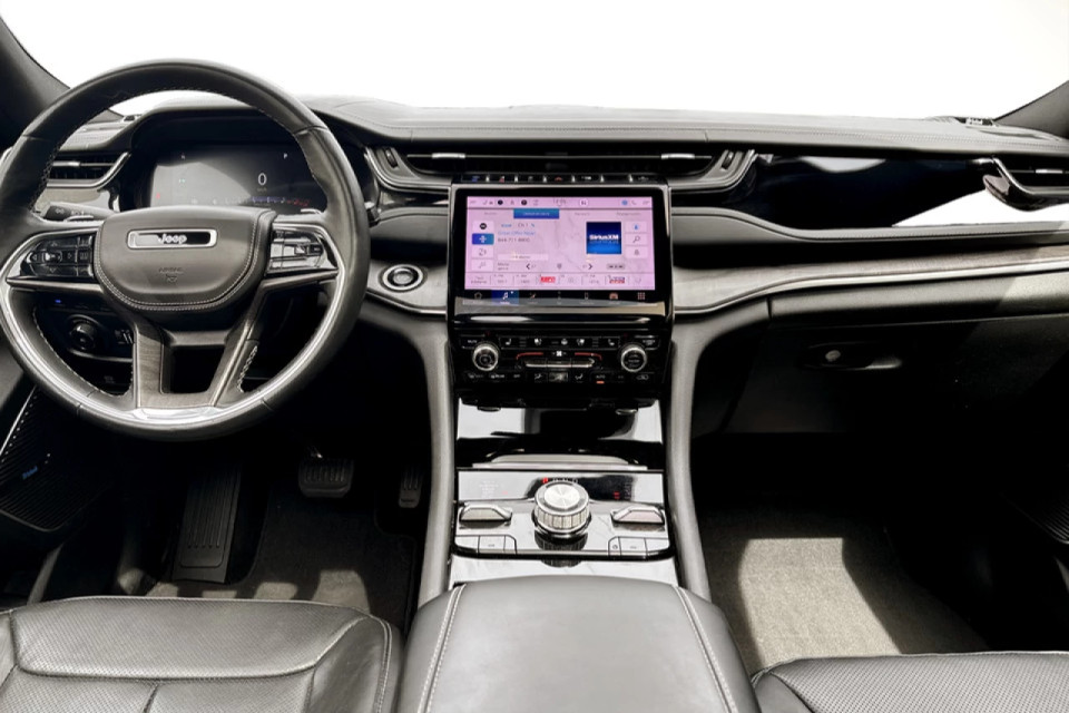 2022 Jeep Grand Cherokee 4xe - Image 10