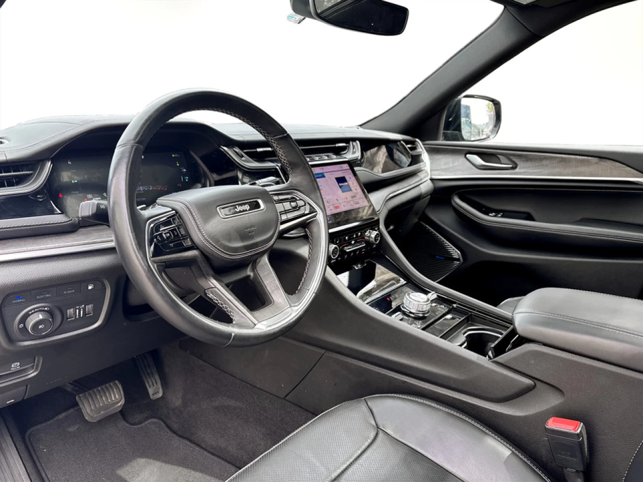 2022 Jeep Grand Cherokee 4xe - Image 11