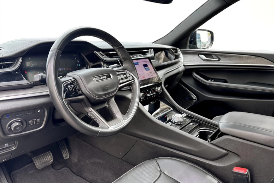 2022 Jeep Grand Cherokee 4xe - Image 11