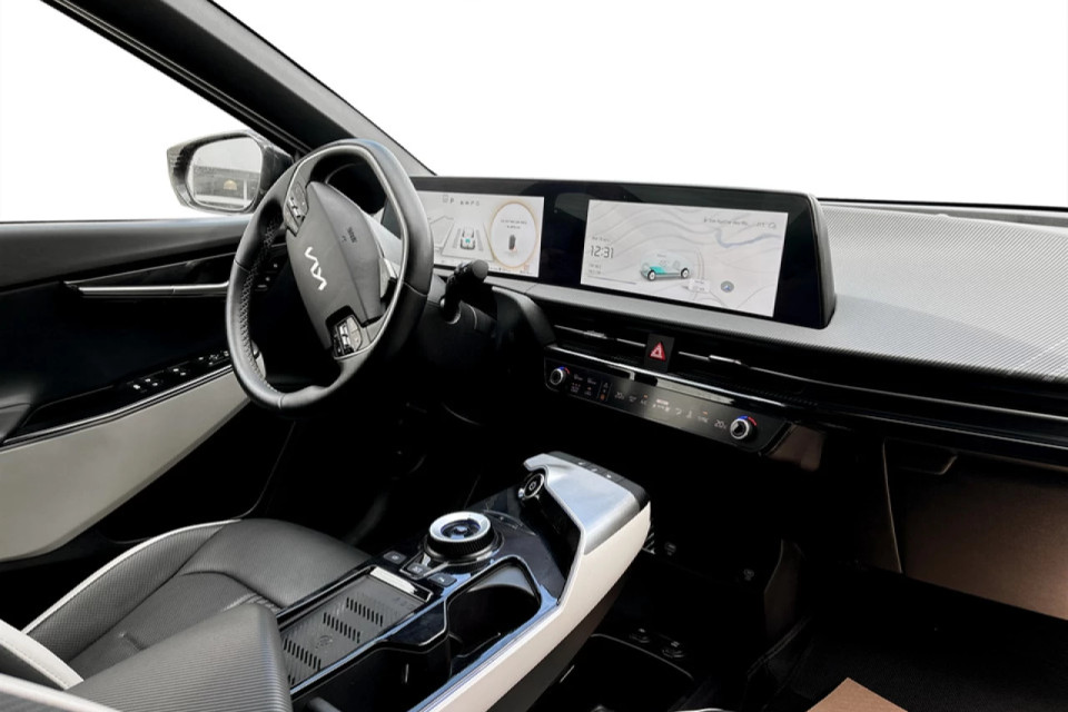 2023 Kia EV6 - Image 6