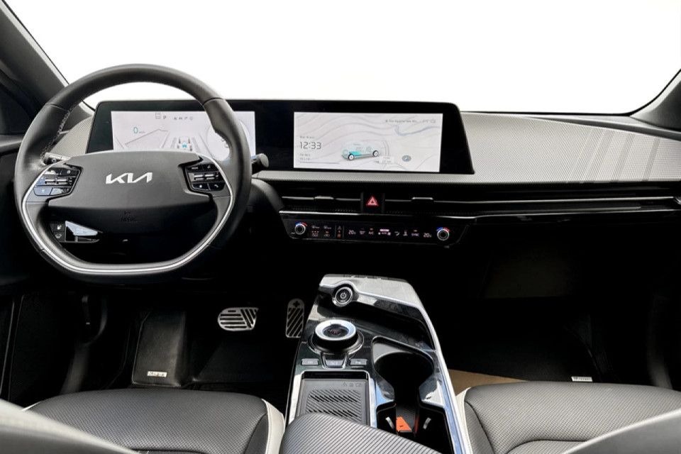 2023 Kia EV6 - Image 10