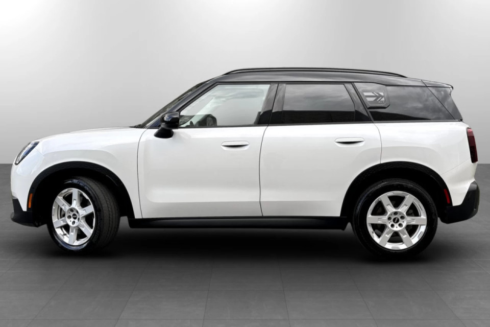 2025 Mini Cooper Countryman - Image 2