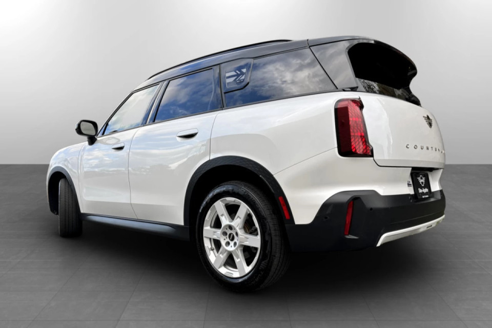 2025 Mini Cooper Countryman - Image 3