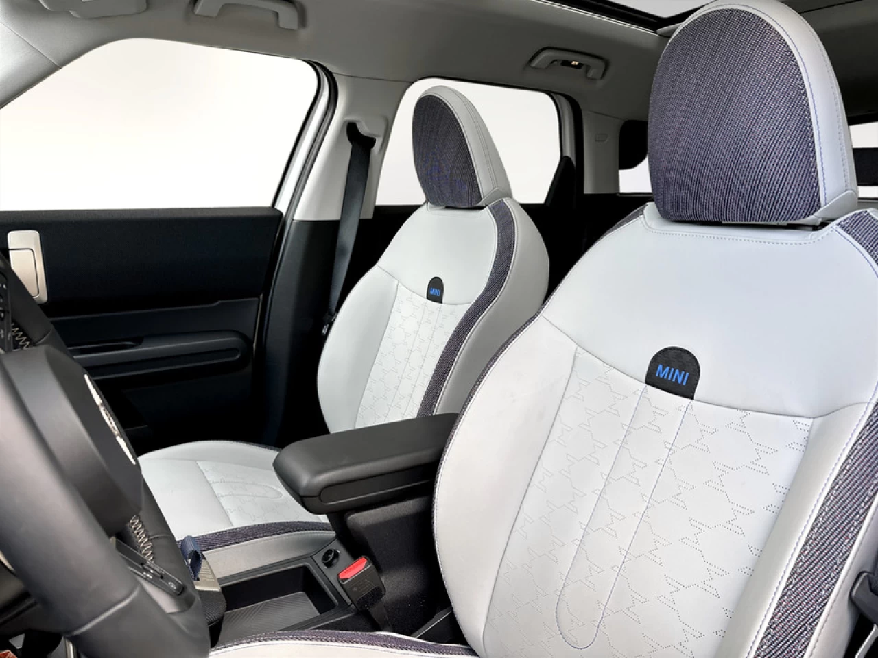 2025 Mini Cooper Countryman - Image 7