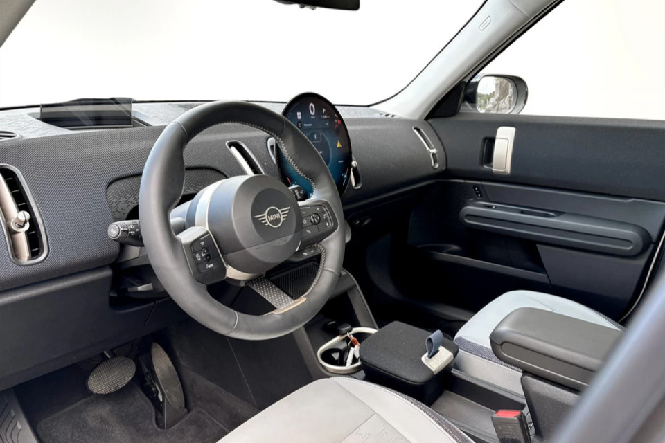 2025 Mini Cooper Countryman - Image 11