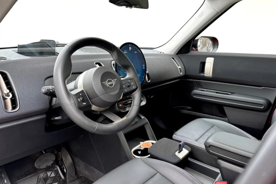 2025 Mini Countryman - Image 11