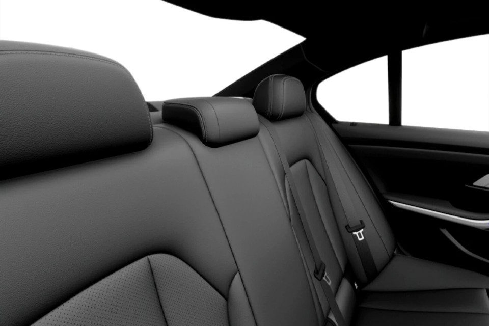 2026 BMW 3 Series - Image 12