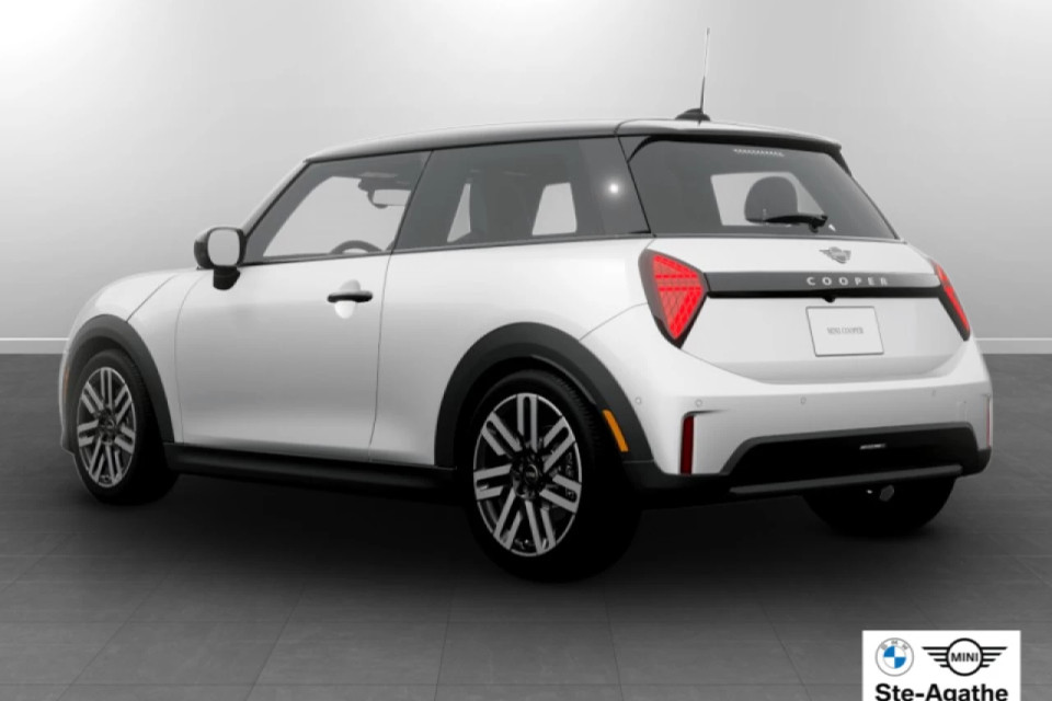 2026 MINI 3 Door - Image 1