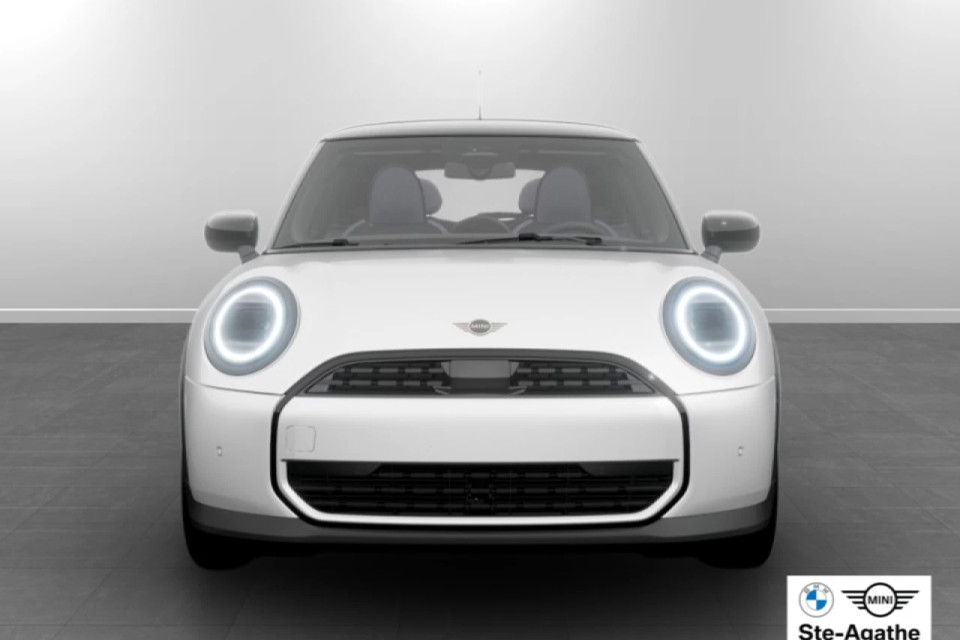 2026 MINI 3 Door - Image 3