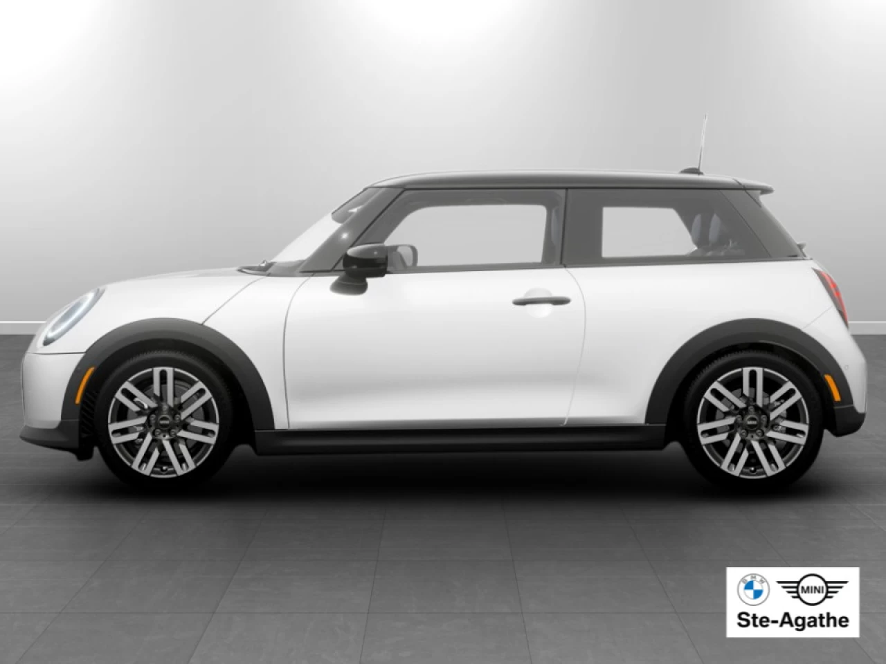 2026 MINI 3 Door - Image 4