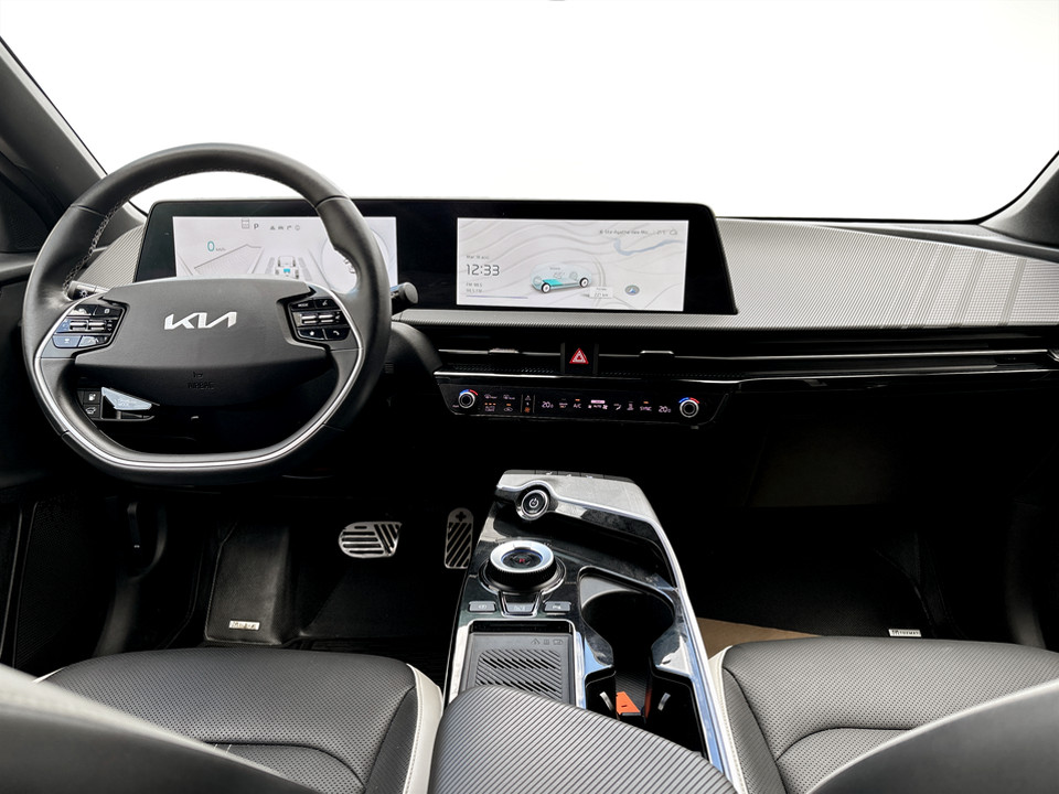 2023 Kia EV6 - Image 10