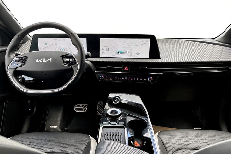 2023 Kia EV6 - Image 10