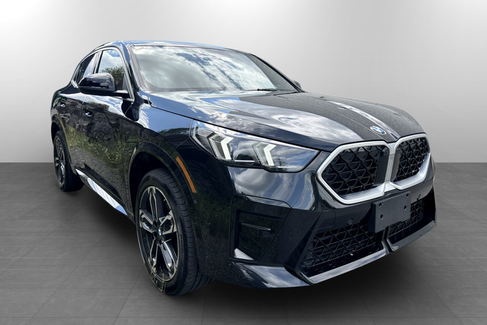 2025 BMW X2 - Image 16