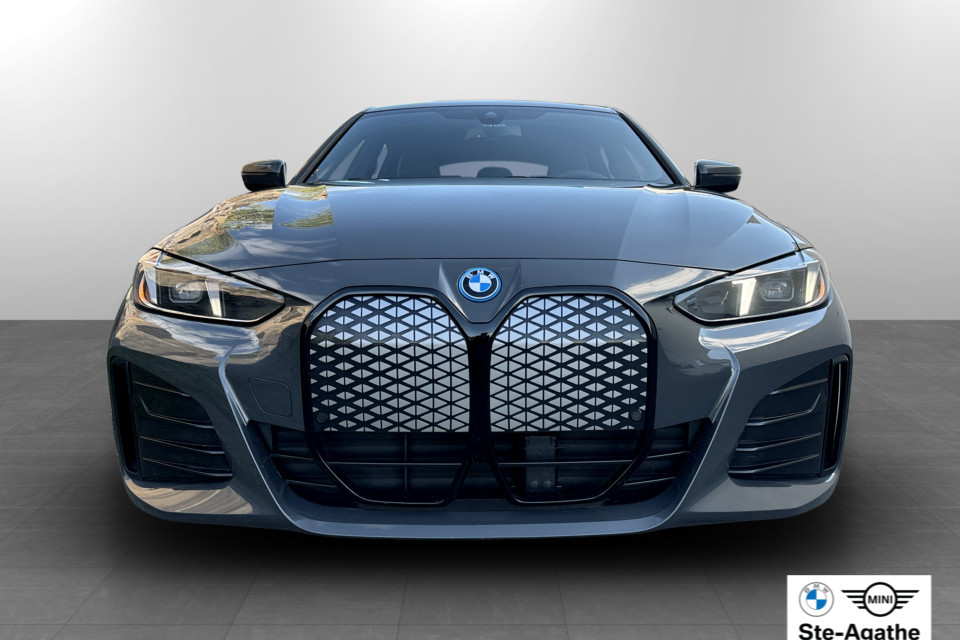 2025 BMW i4 - Image 4