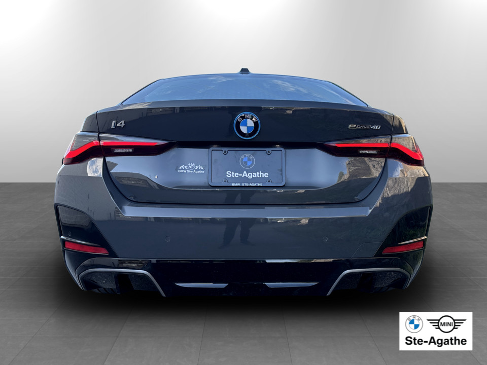 2025 BMW i4 - Image 5