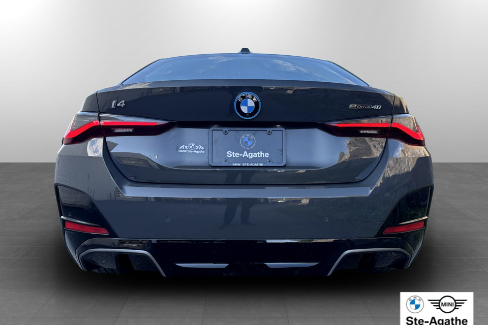2025 BMW i4 - Image 5