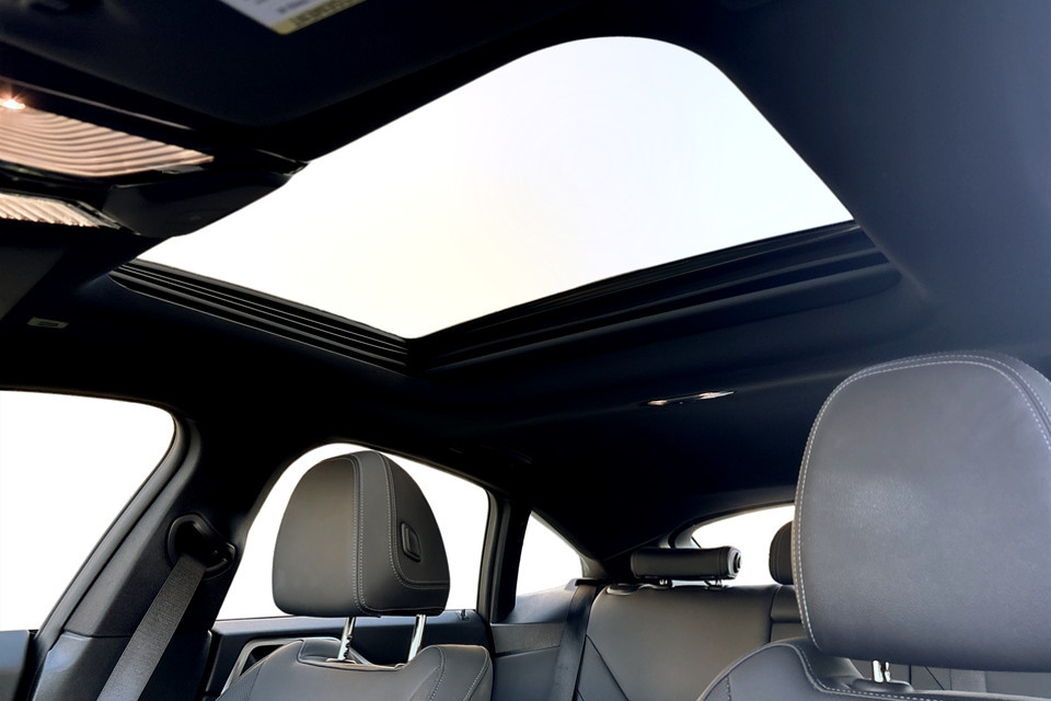 2025 BMW i4 - Image 8