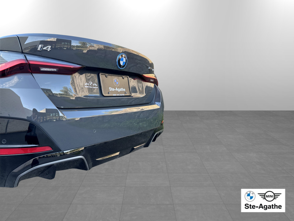 2025 BMW i4 - Image 14