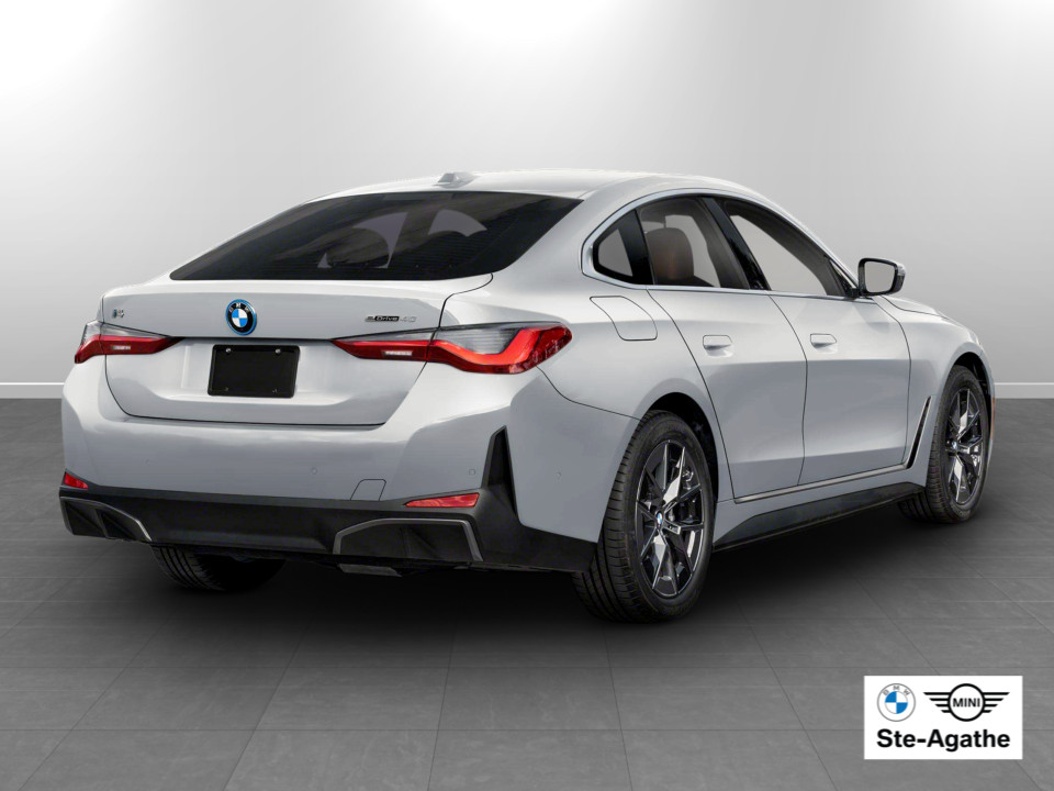 2026 BMW i4 - Image 2