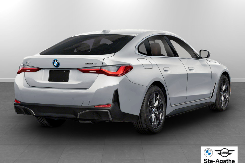 2026 BMW i4 - Image 2