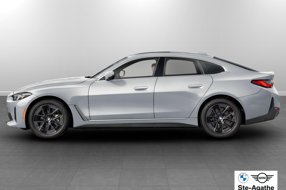 2026 BMW i4 - Image 3