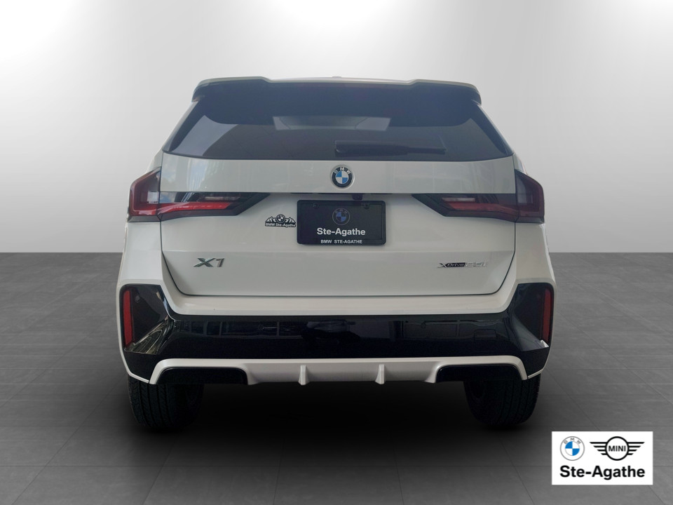 2025 BMW X1 - Image 4