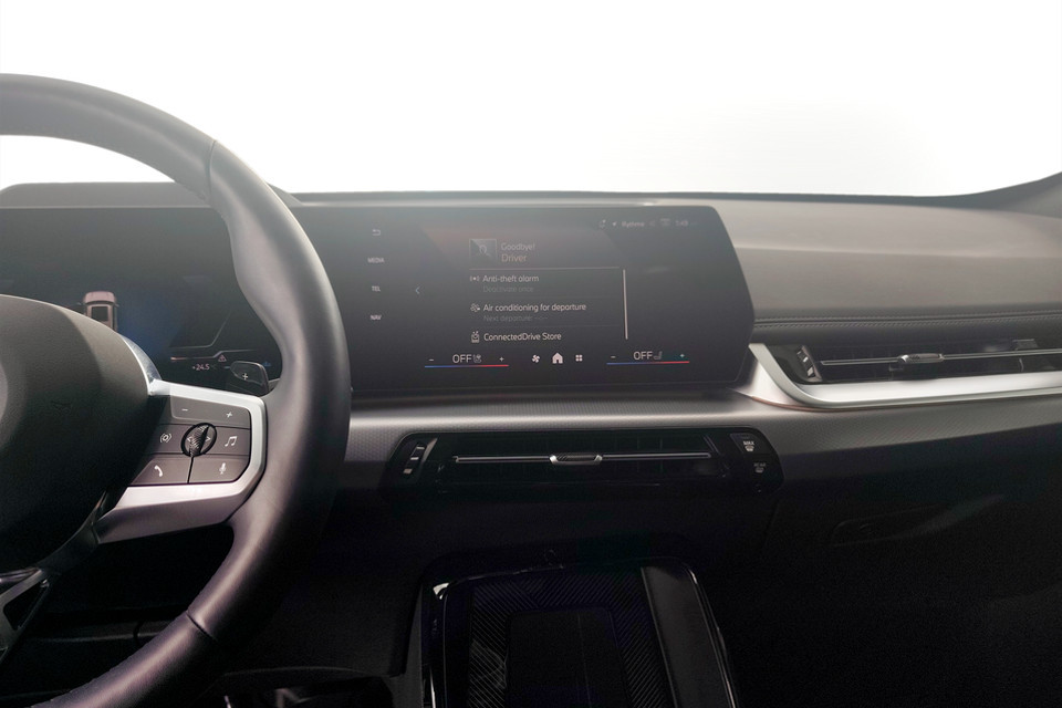 2025 BMW X1 - Image 9