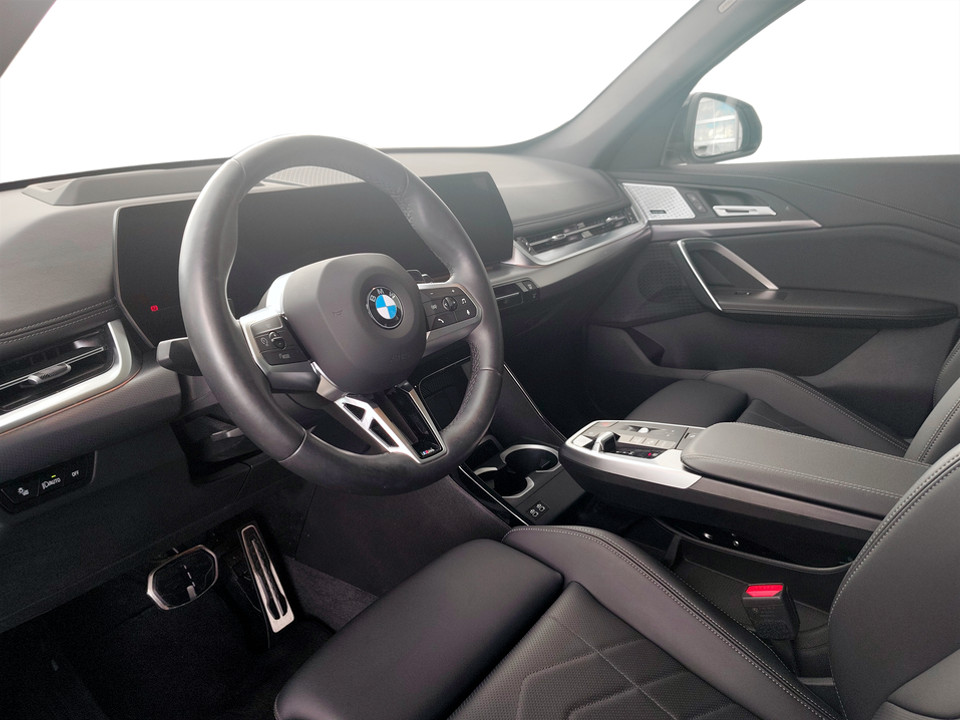 2025 BMW X1 - Image 11