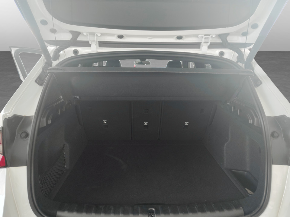 2025 BMW X1 - Image 13