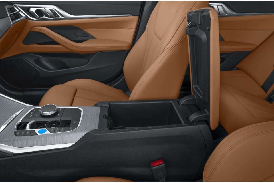 2026 BMW i4 - Image 9
