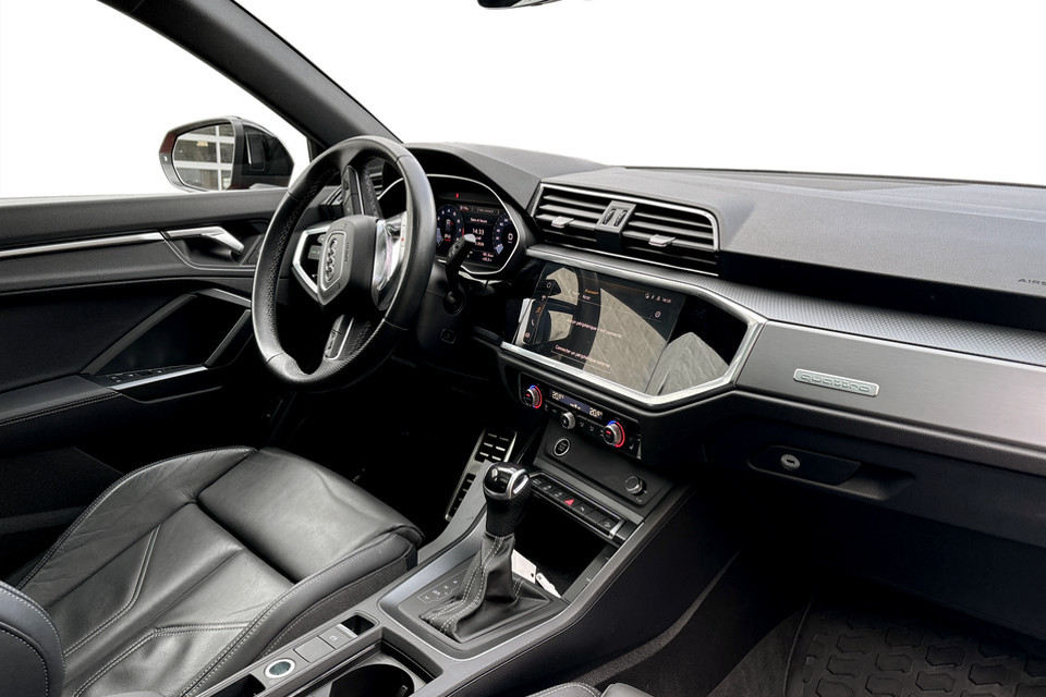 2023 Audi Q3 - Image 6