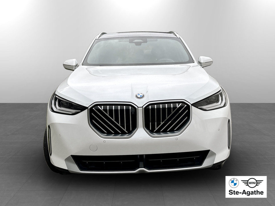 2025 BMW X3 - Image 4