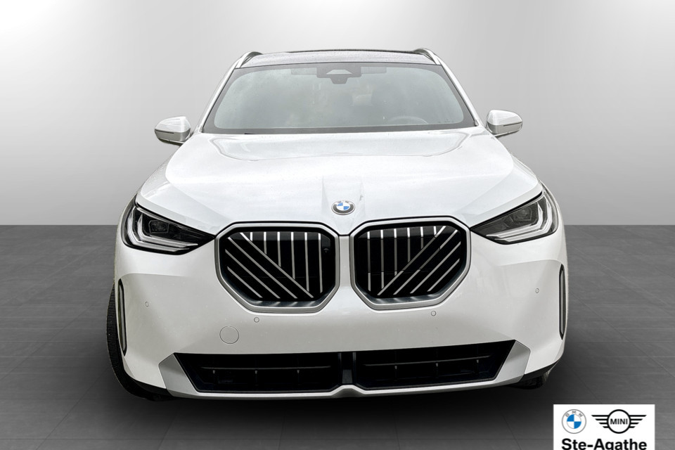 2025 BMW X3 - Image 4