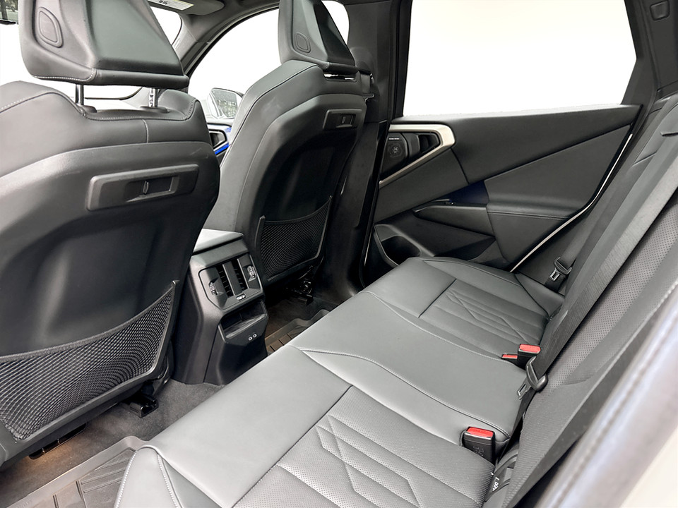 2025 BMW X3 - Image 12