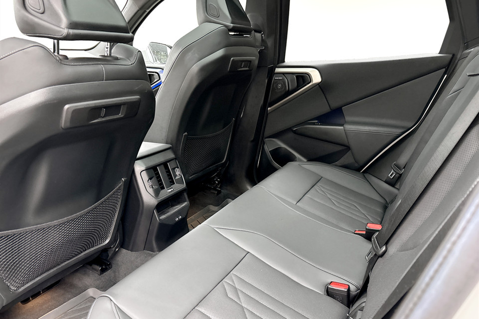 2025 BMW X3 - Image 12