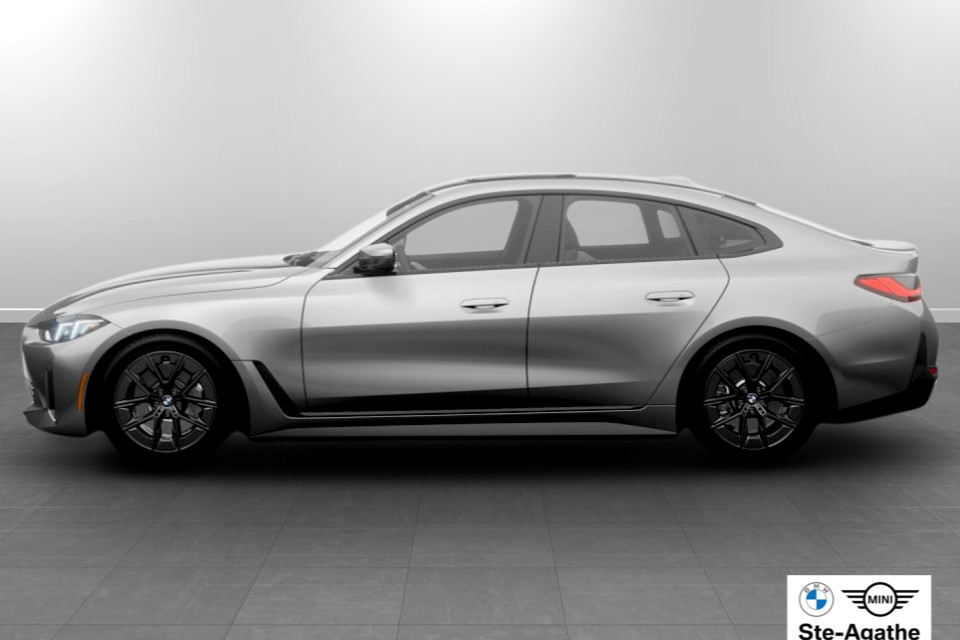 2026 BMW i4 - Image 3