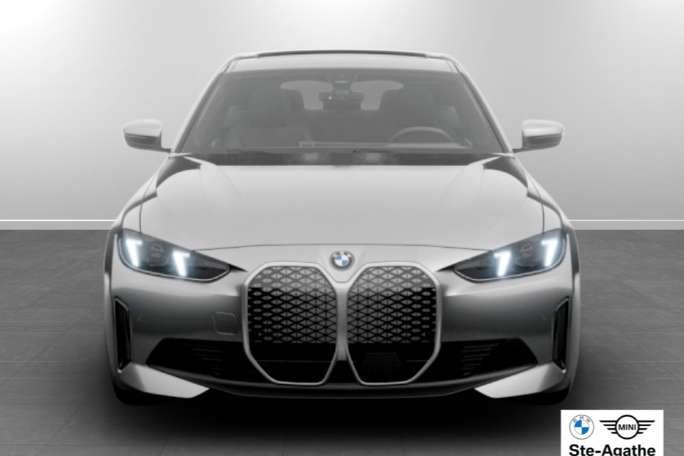 2026 BMW i4 - Image 4