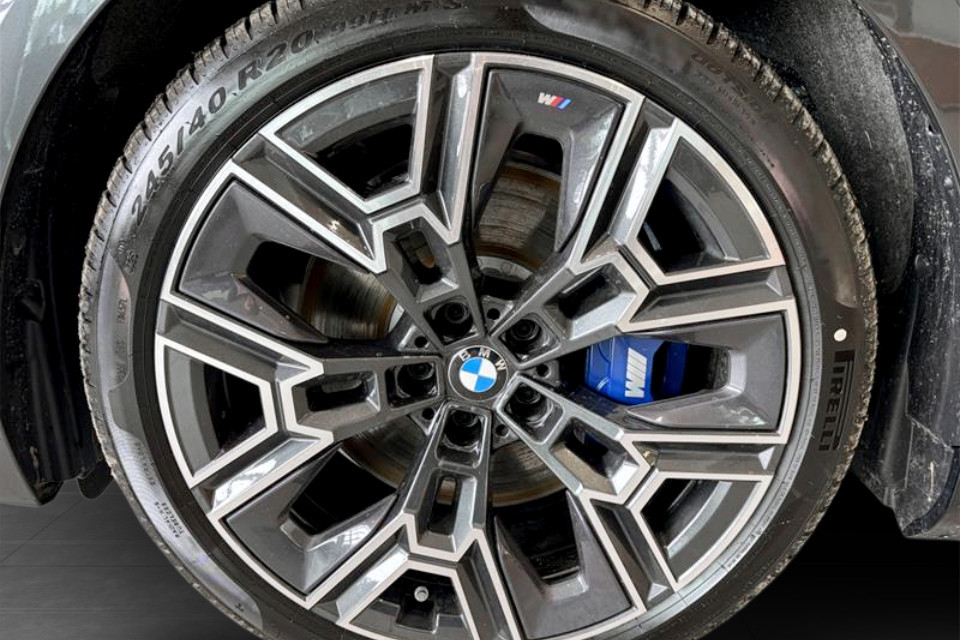 2026 BMW 5 Series - Image 3