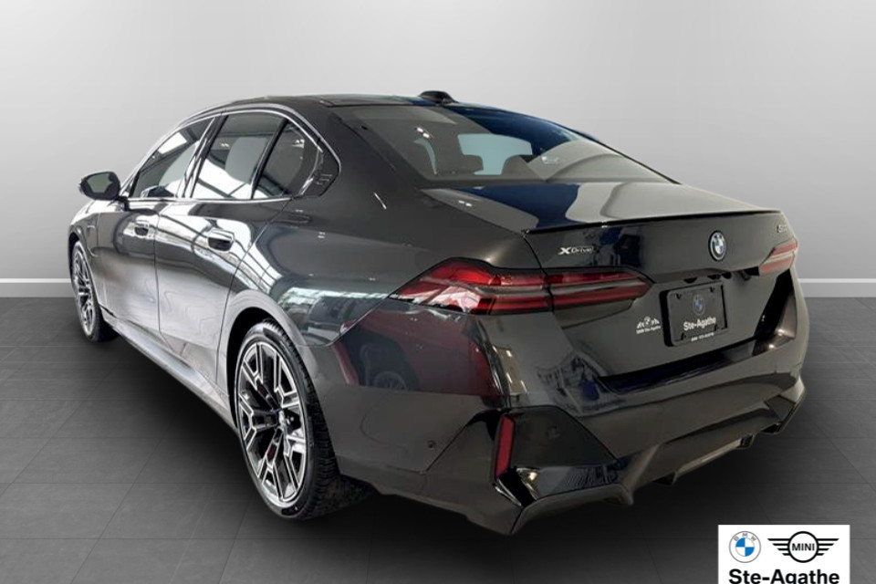 2026 BMW 5 Series - Image 4
