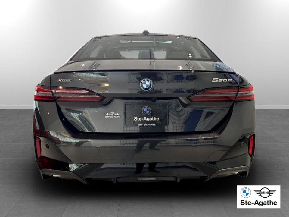 2026 BMW 5 Series - Image 5