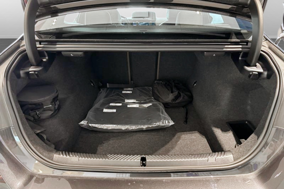 2026 BMW 5 Series - Image 6