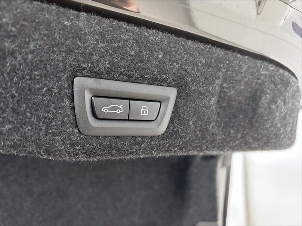 2026 BMW 5 Series - Image 7