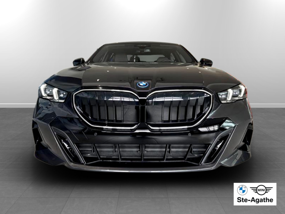 2026 BMW 5 Series - Image 9